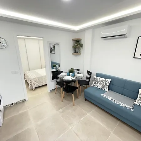 10. Beautiful Esmeralda With A/c Apartment